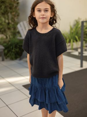 Mio Tee Junior strikkes i Line fra Sandnes Garn