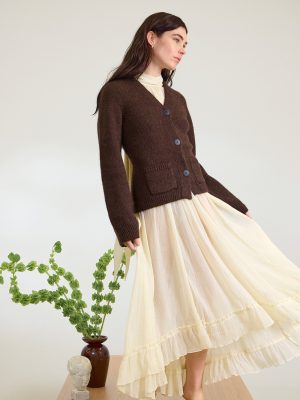 Ember Cardigan strikkes i Alpakka Ull og Tynn Silk Mohair fra Sandnes Garn